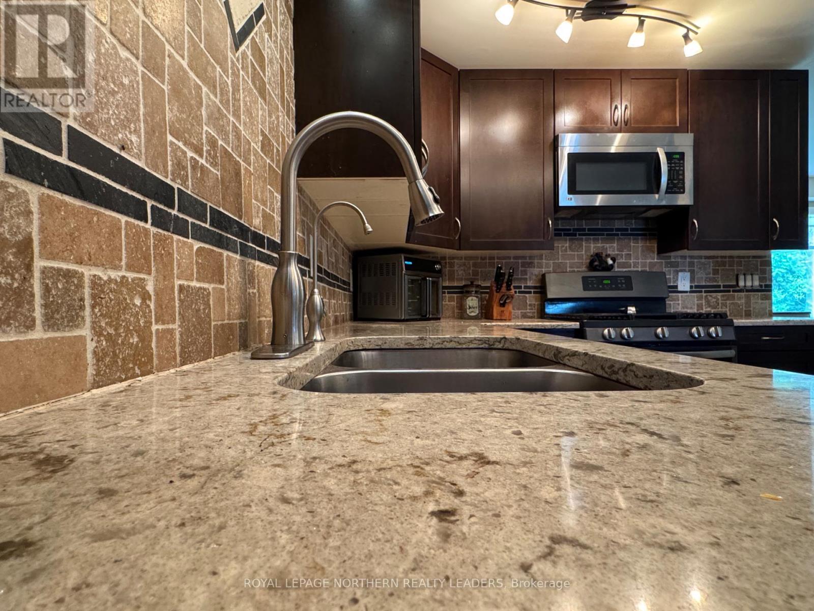 












4977 FREDERICKHOUSE LAKE ROAD

,
Timmins (TM - Outside East),




Ontario
P0N1A0

