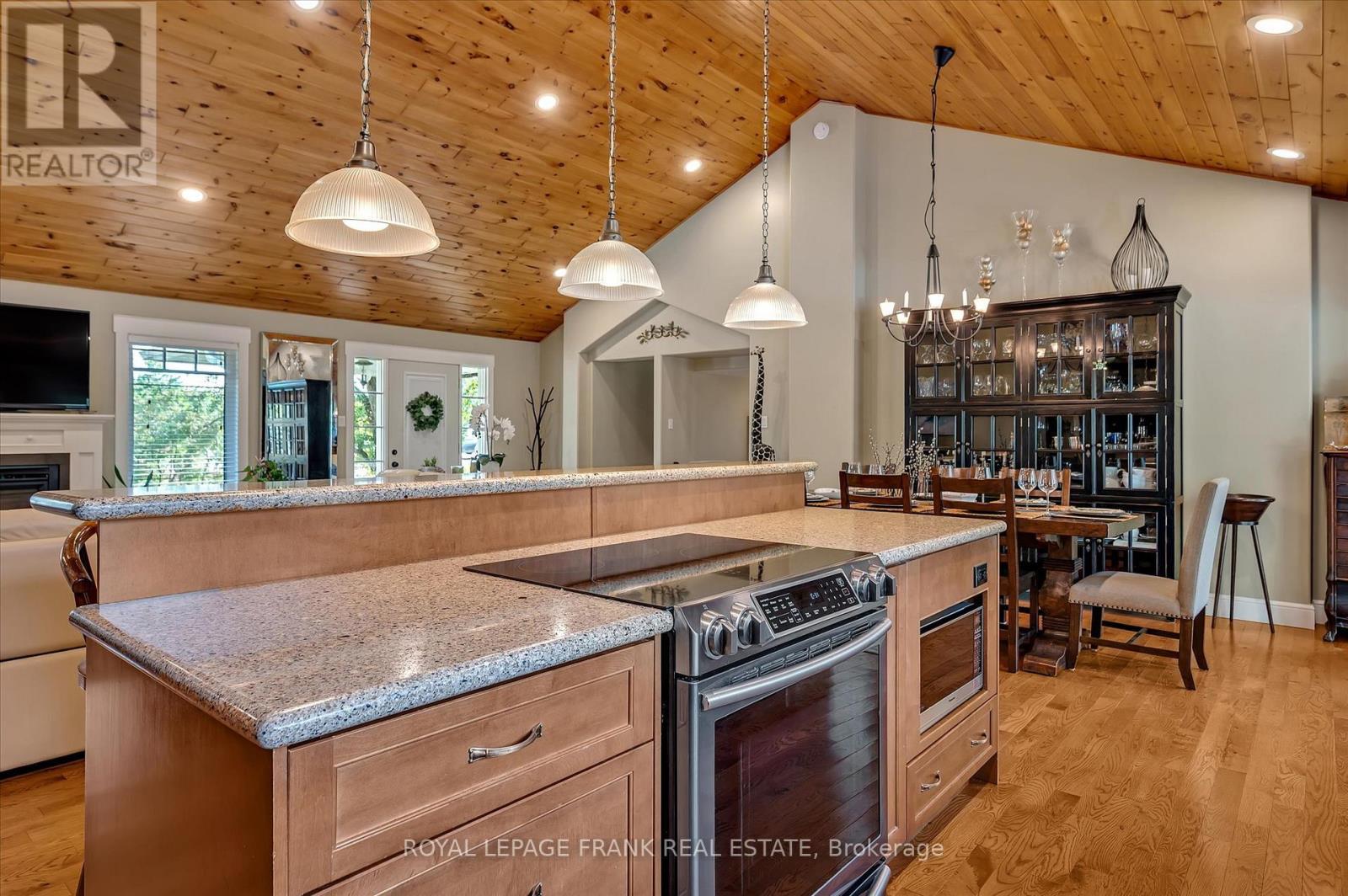 












1898 LAKEHURST ROAD

,
Trent Lakes,




Ontario
K0L1J0

