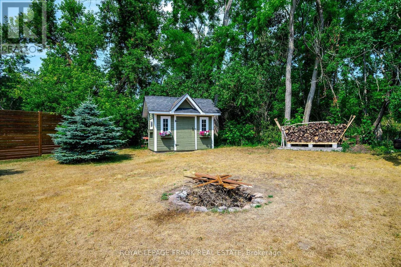 












1898 LAKEHURST ROAD

,
Trent Lakes,




Ontario
K0L1J0

