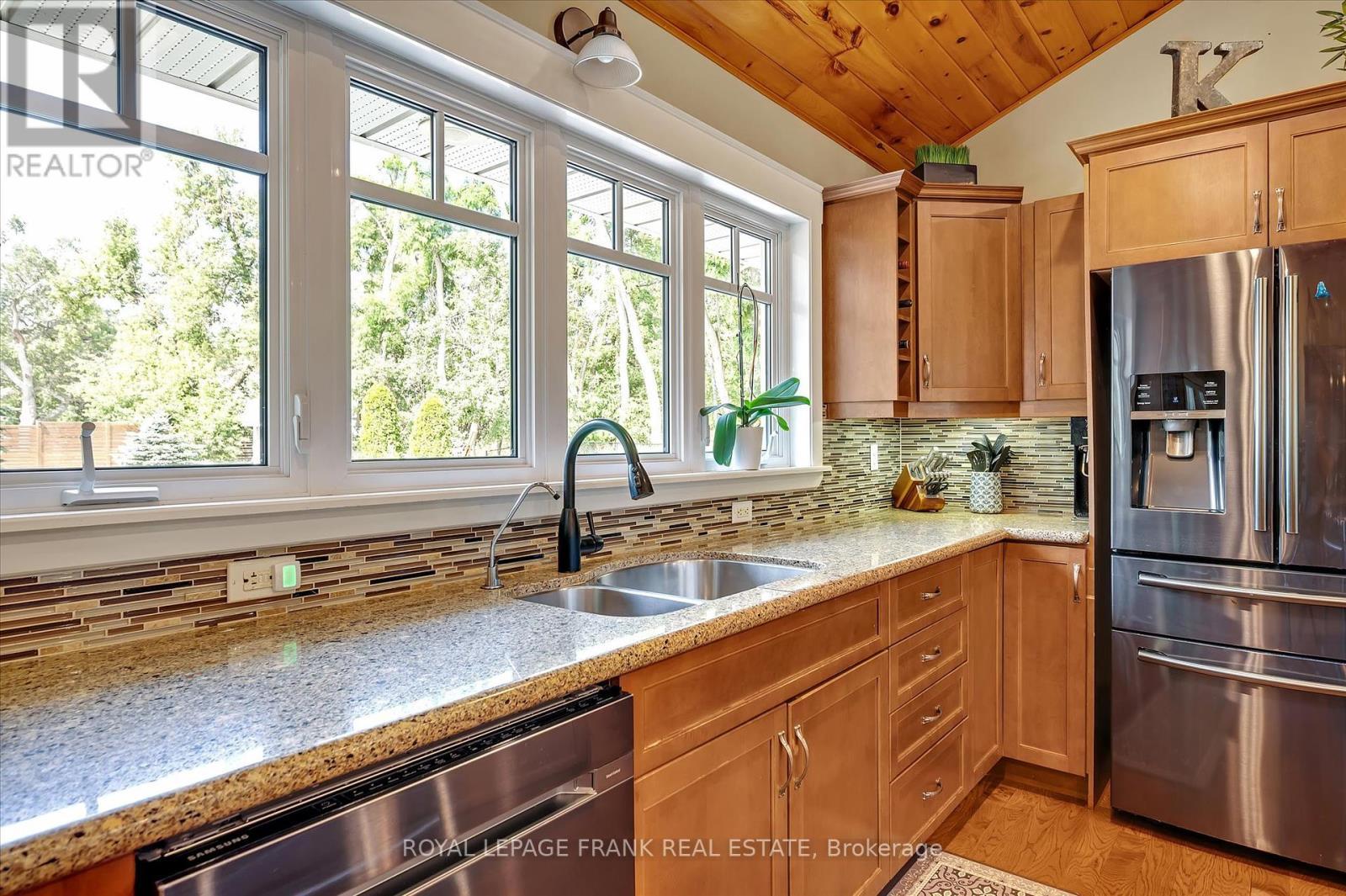 












1898 LAKEHURST ROAD

,
Trent Lakes,




Ontario
K0L1J0

