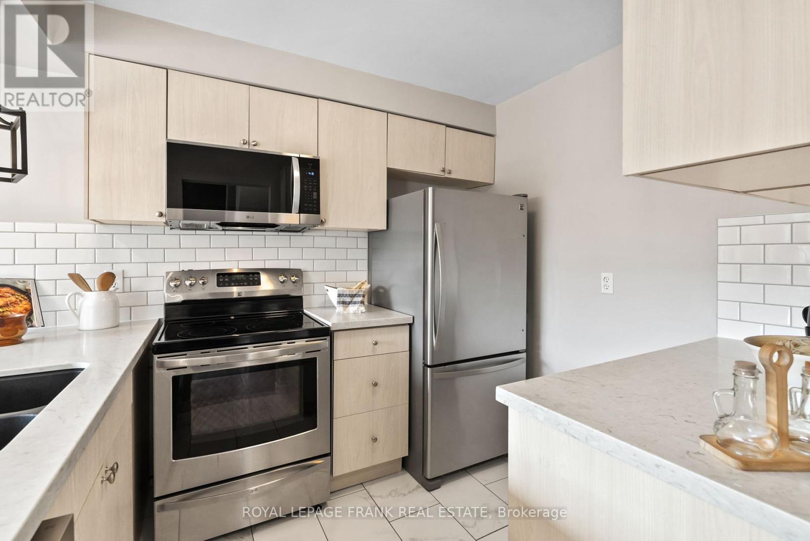 












9 THE BRIDLE PATH

,
Clarington (Bowmanville),




Ontario
L1C3W1

