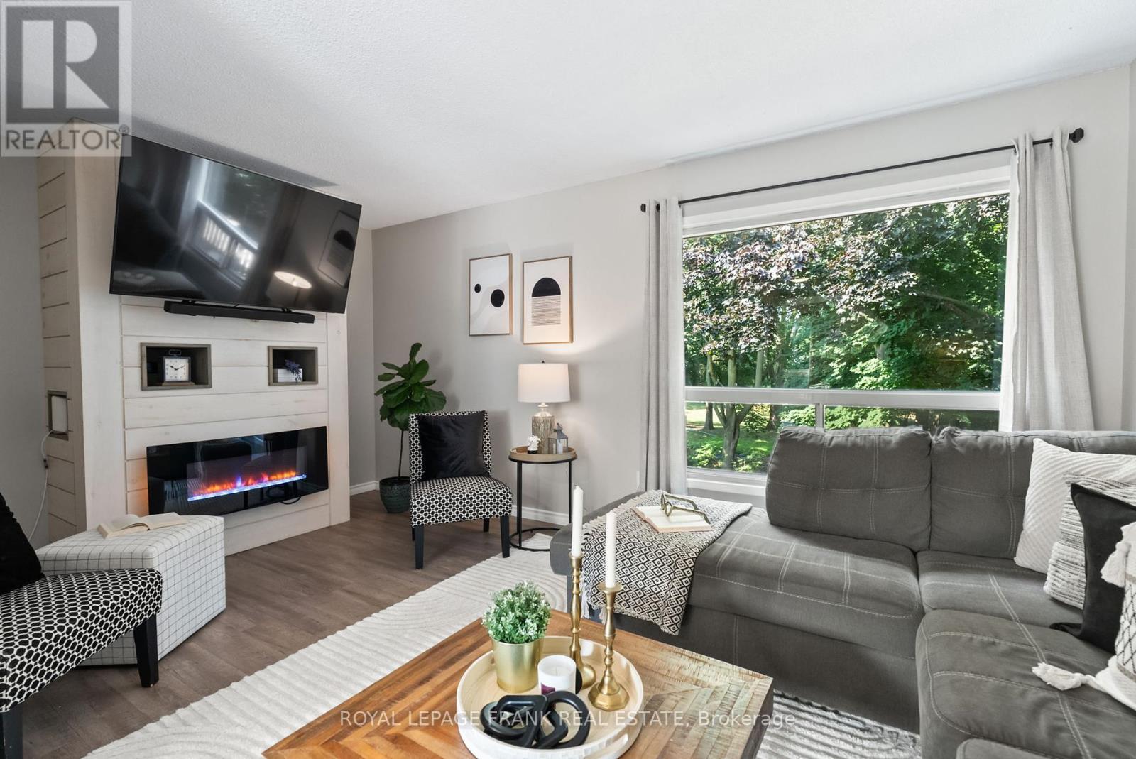 












9 THE BRIDLE PATH

,
Clarington (Bowmanville),




Ontario
L1C3W1

