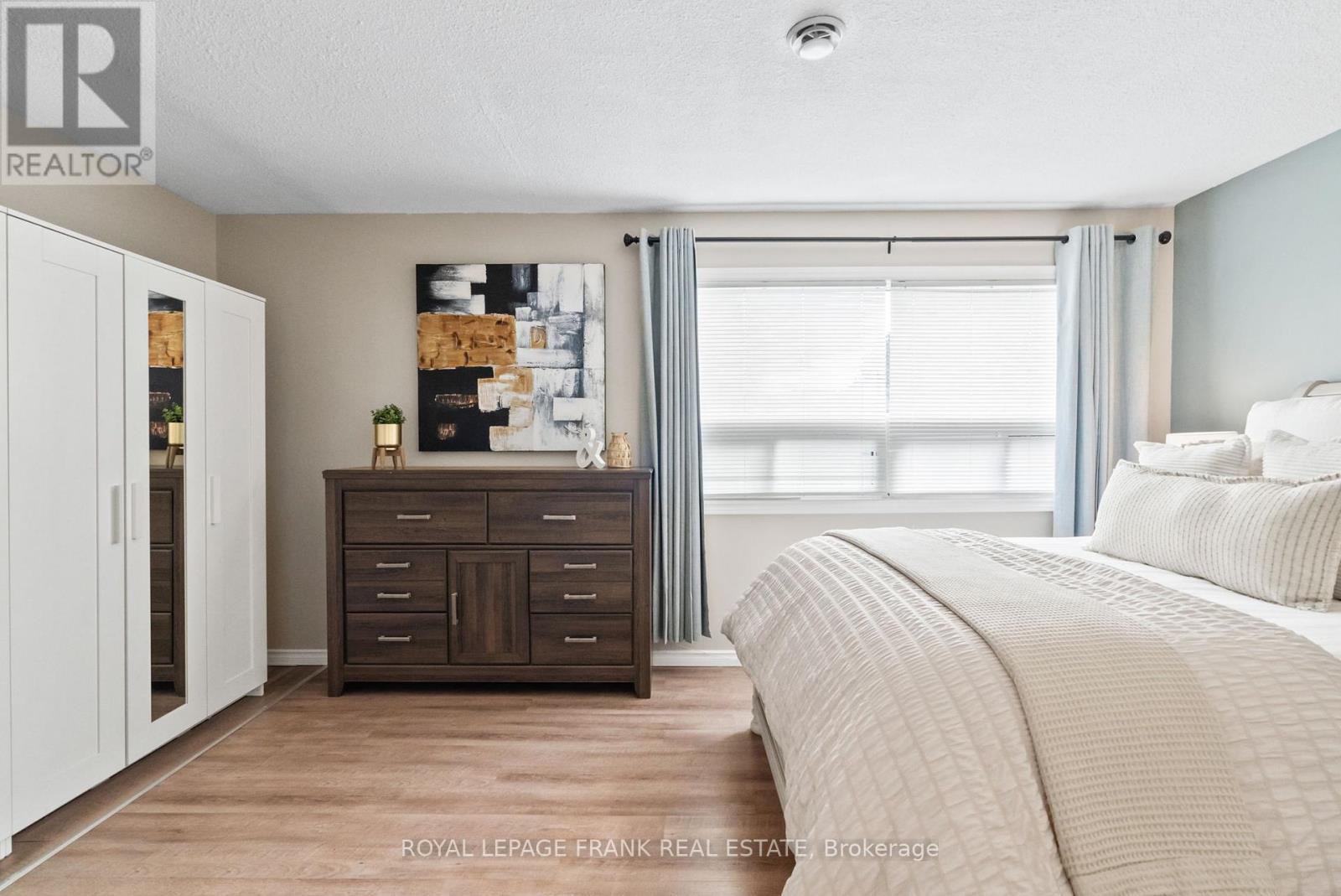 












9 THE BRIDLE PATH

,
Clarington (Bowmanville),




Ontario
L1C3W1

