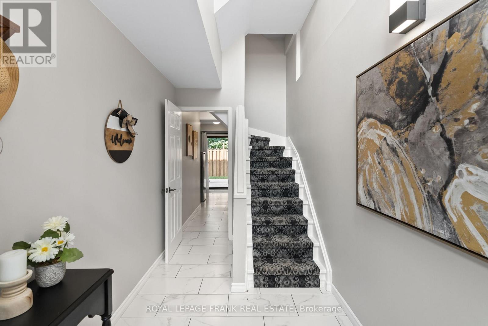 












9 THE BRIDLE PATH

,
Clarington (Bowmanville),




Ontario
L1C3W1

