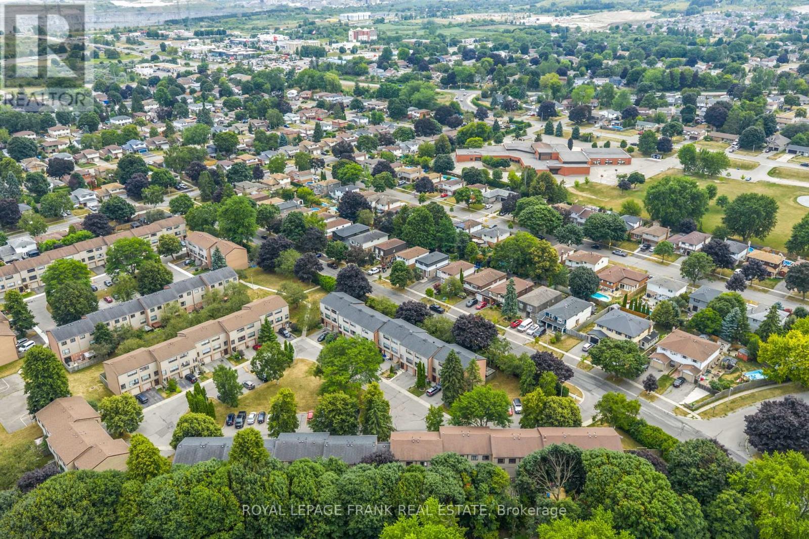












9 THE BRIDLE PATH

,
Clarington (Bowmanville),




Ontario
L1C3W1

