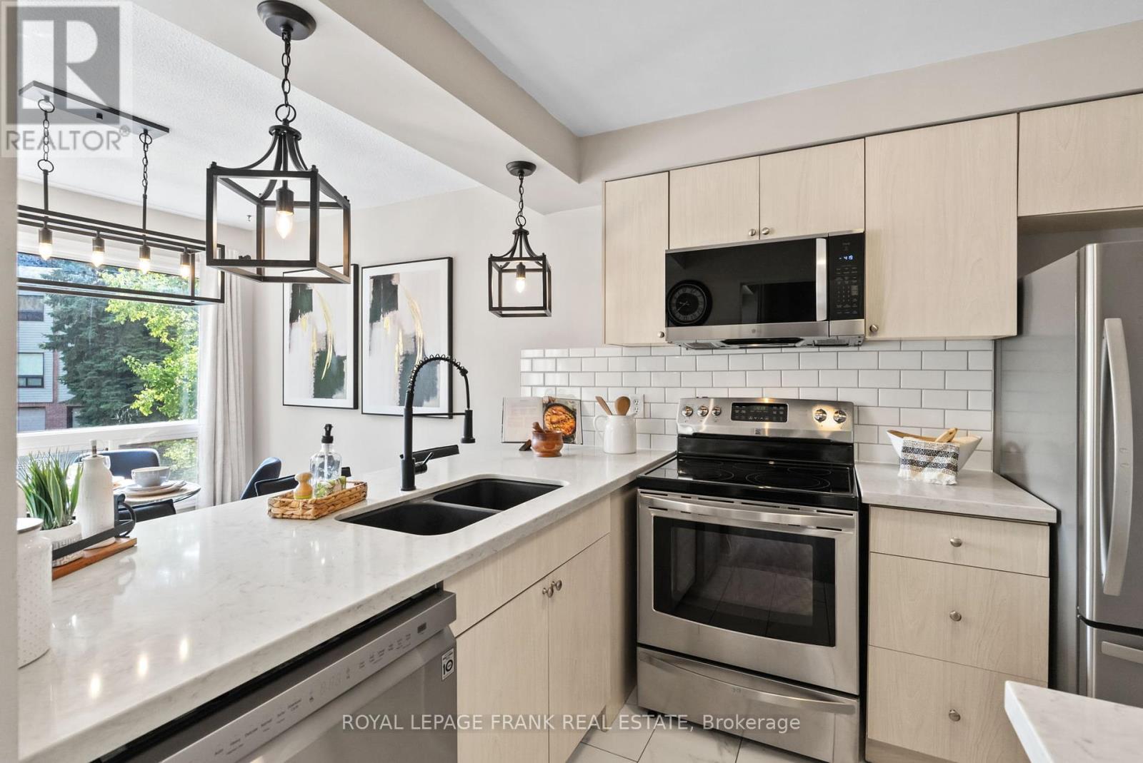 












9 THE BRIDLE PATH

,
Clarington (Bowmanville),




Ontario
L1C3W1

