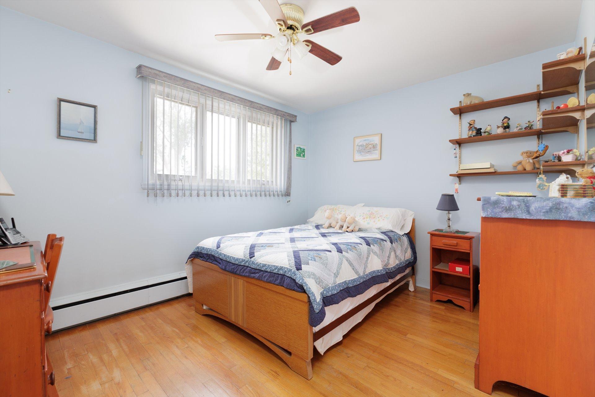 









182


Av. Braebrook

,
Pointe-Claire,




QC
H9R1T9

