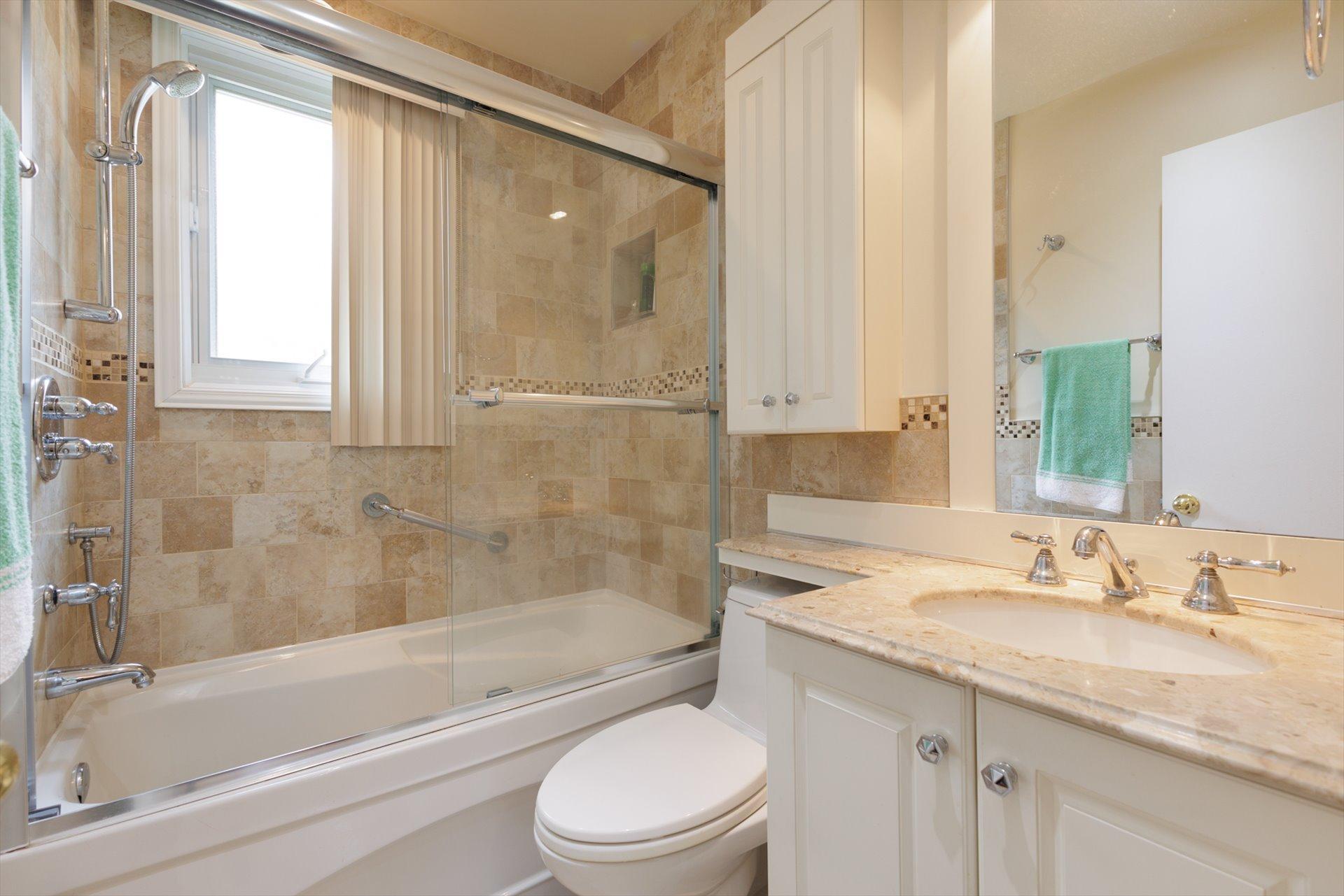 









182


Av. Braebrook

,
Pointe-Claire,




QC
H9R1T9

