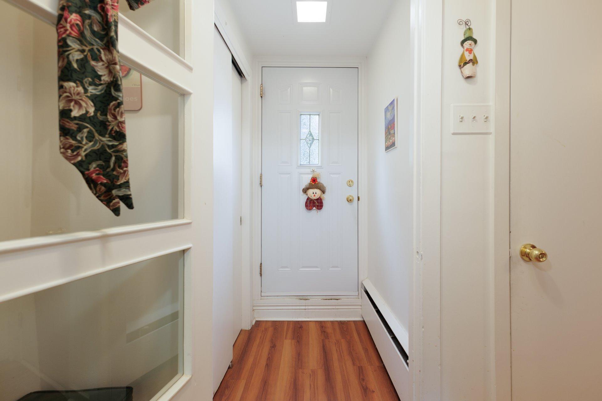 









182


Av. Braebrook

,
Pointe-Claire,




QC
H9R1T9

