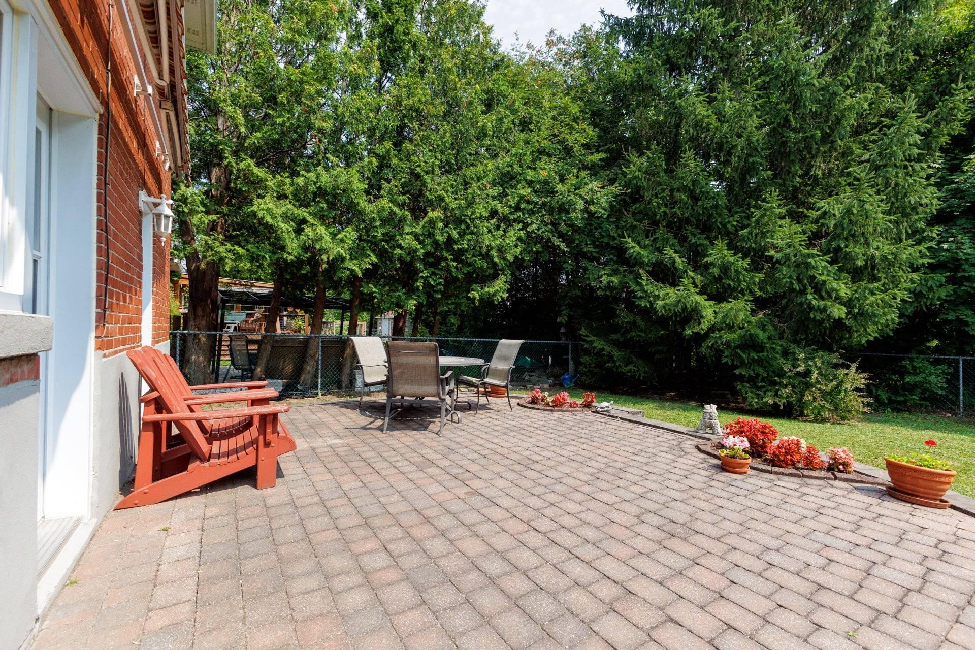 









182


Av. Braebrook

,
Pointe-Claire,




QC
H9R1T9

