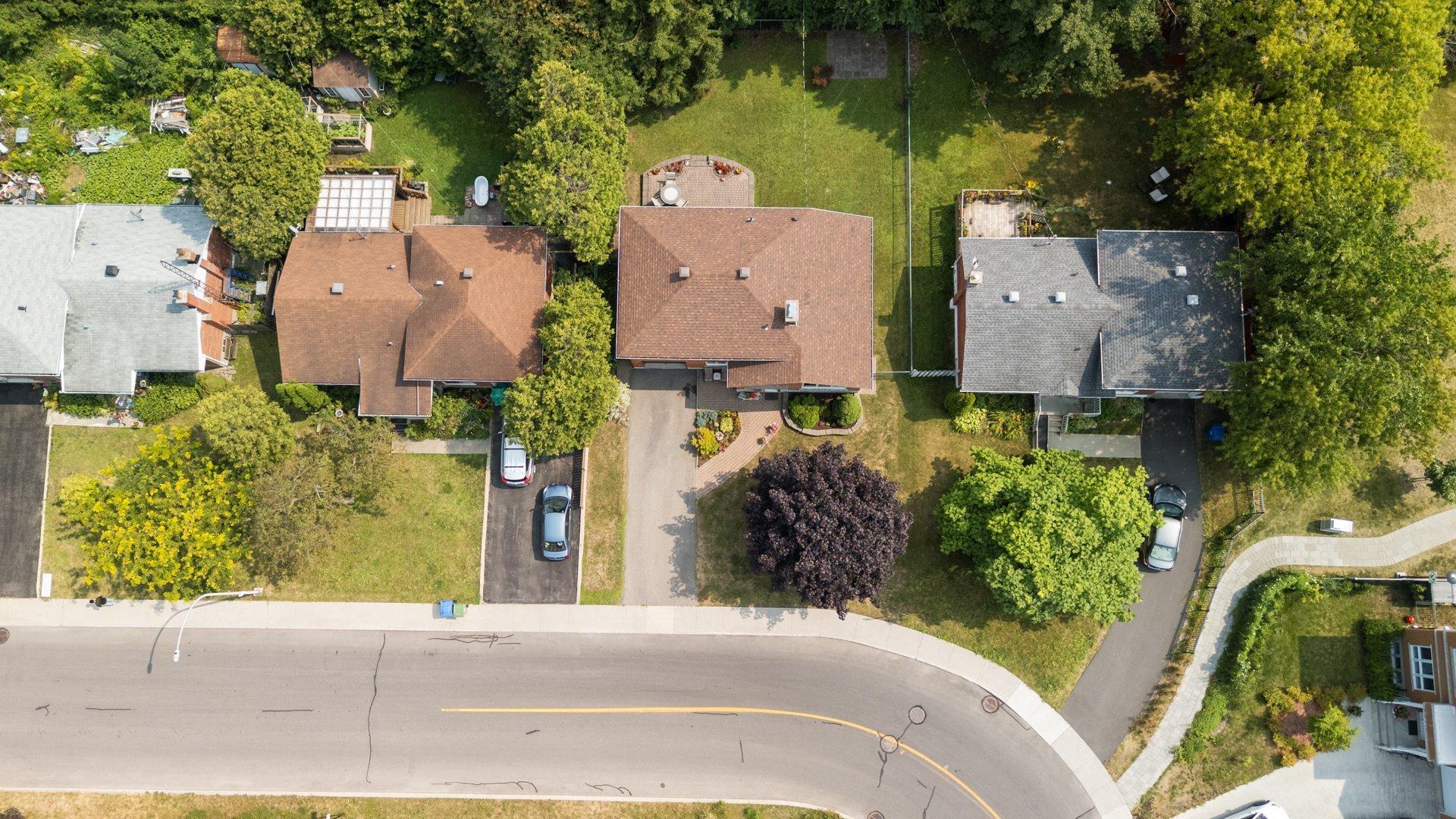 









182


Av. Braebrook

,
Pointe-Claire,




QC
H9R1T9

