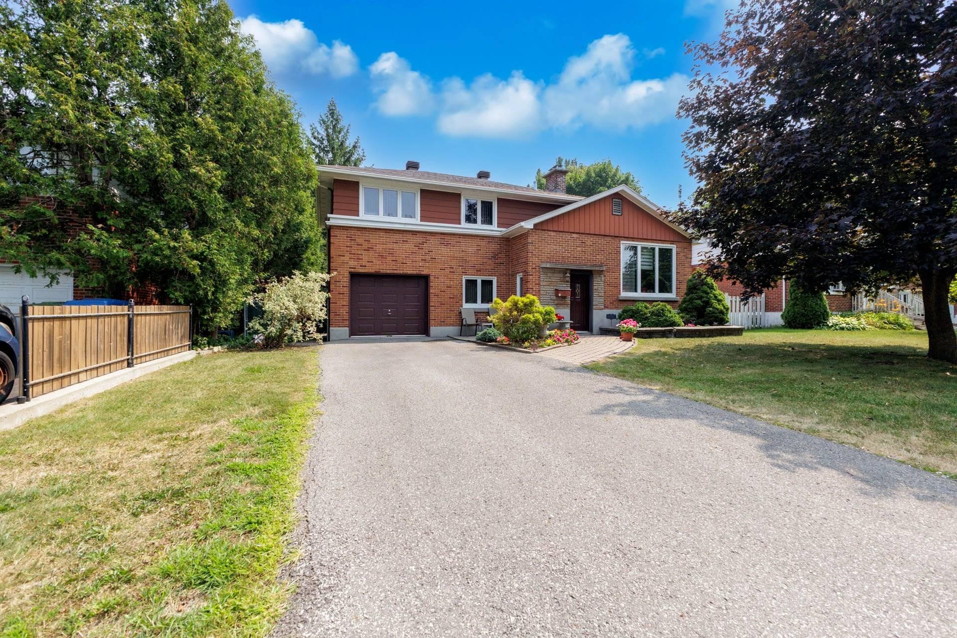 









182


Av. Braebrook

,
Pointe-Claire,




QC
H9R1T9

