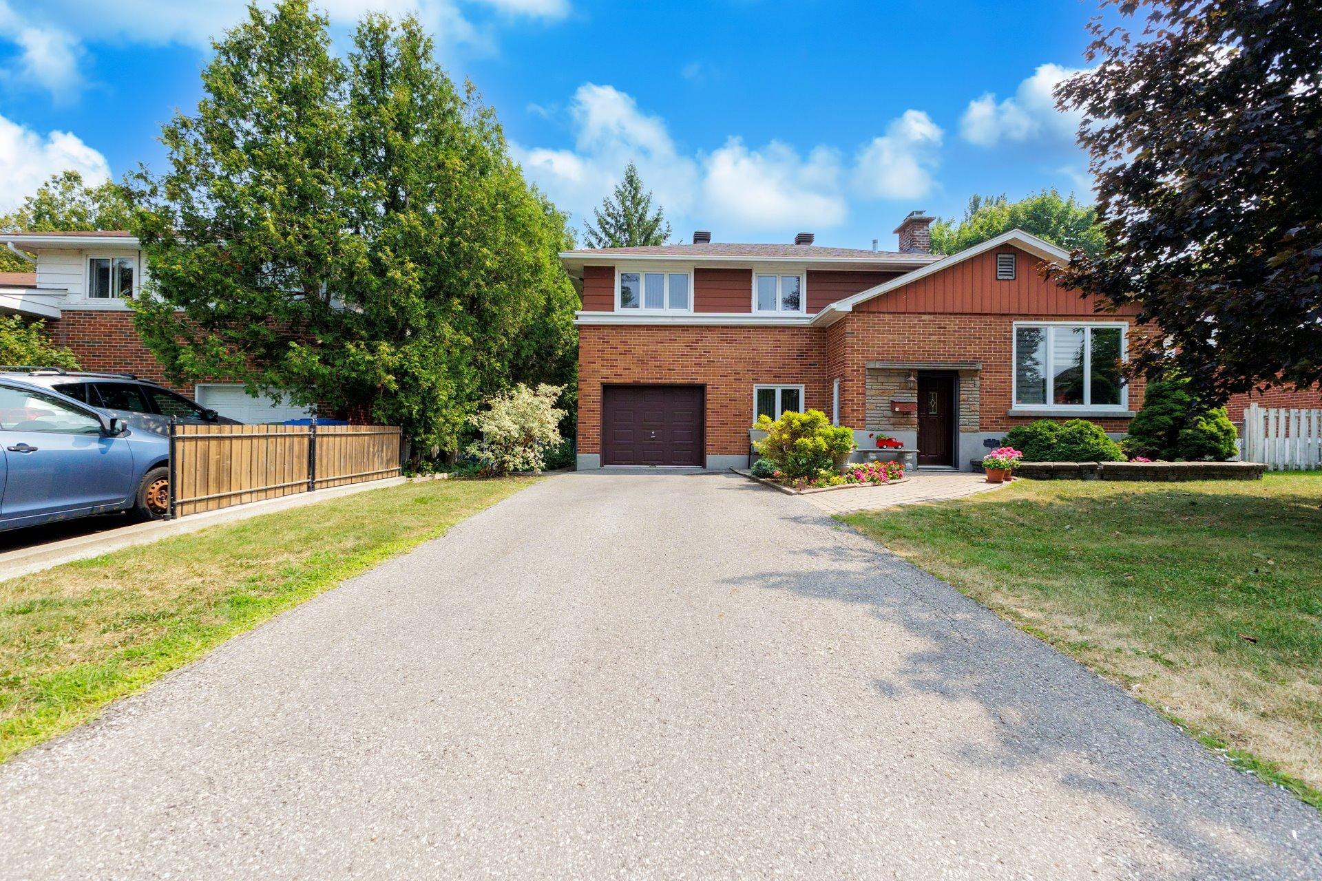 









182


Av. Braebrook

,
Pointe-Claire,




QC
H9R1T9

