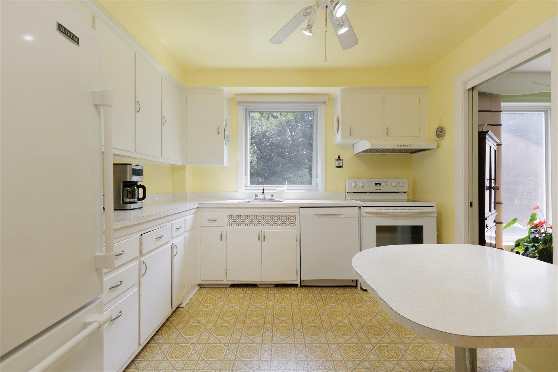 









182


Av. Braebrook

,
Pointe-Claire,




QC
H9R1T9

