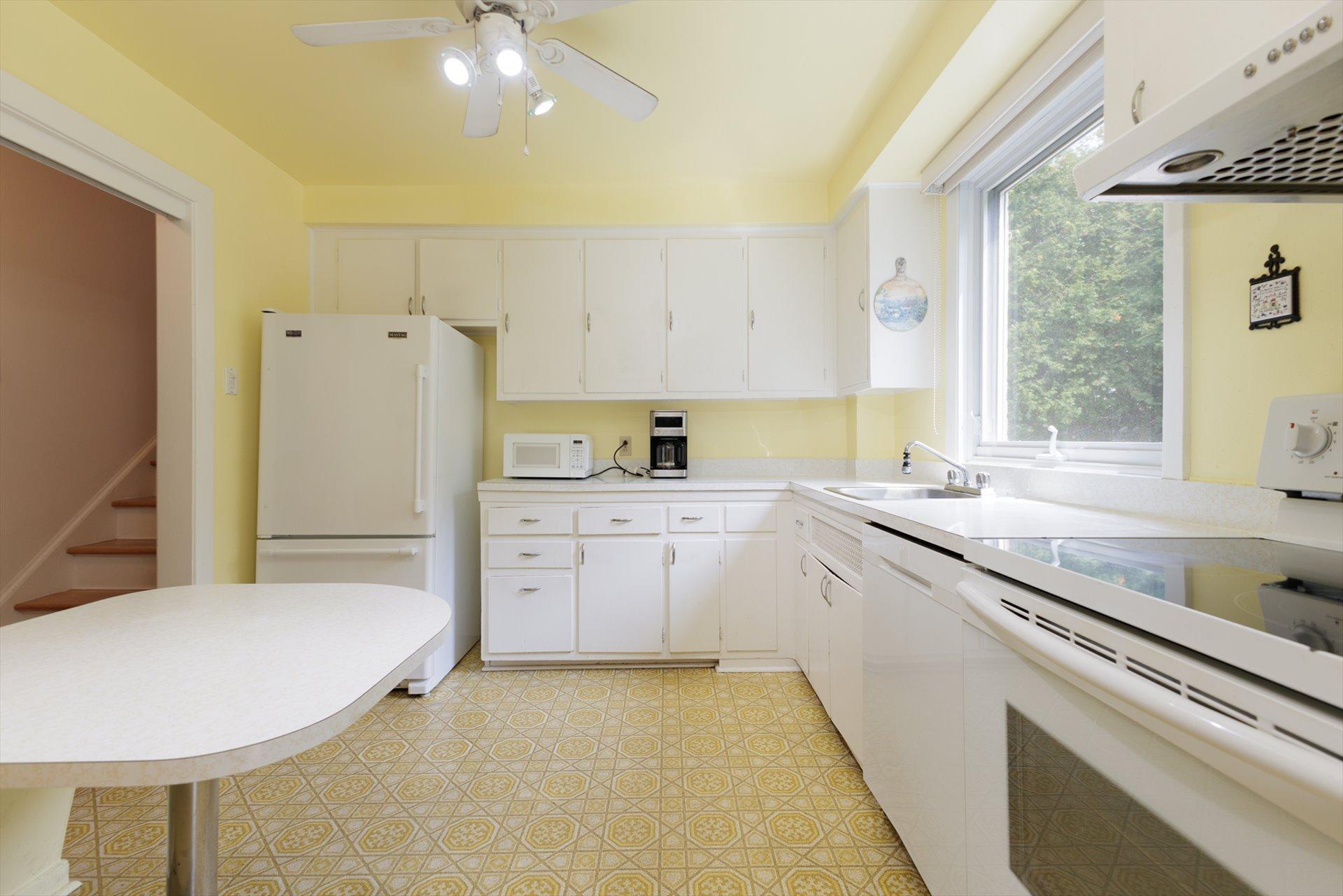 









182


Av. Braebrook

,
Pointe-Claire,




QC
H9R1T9

