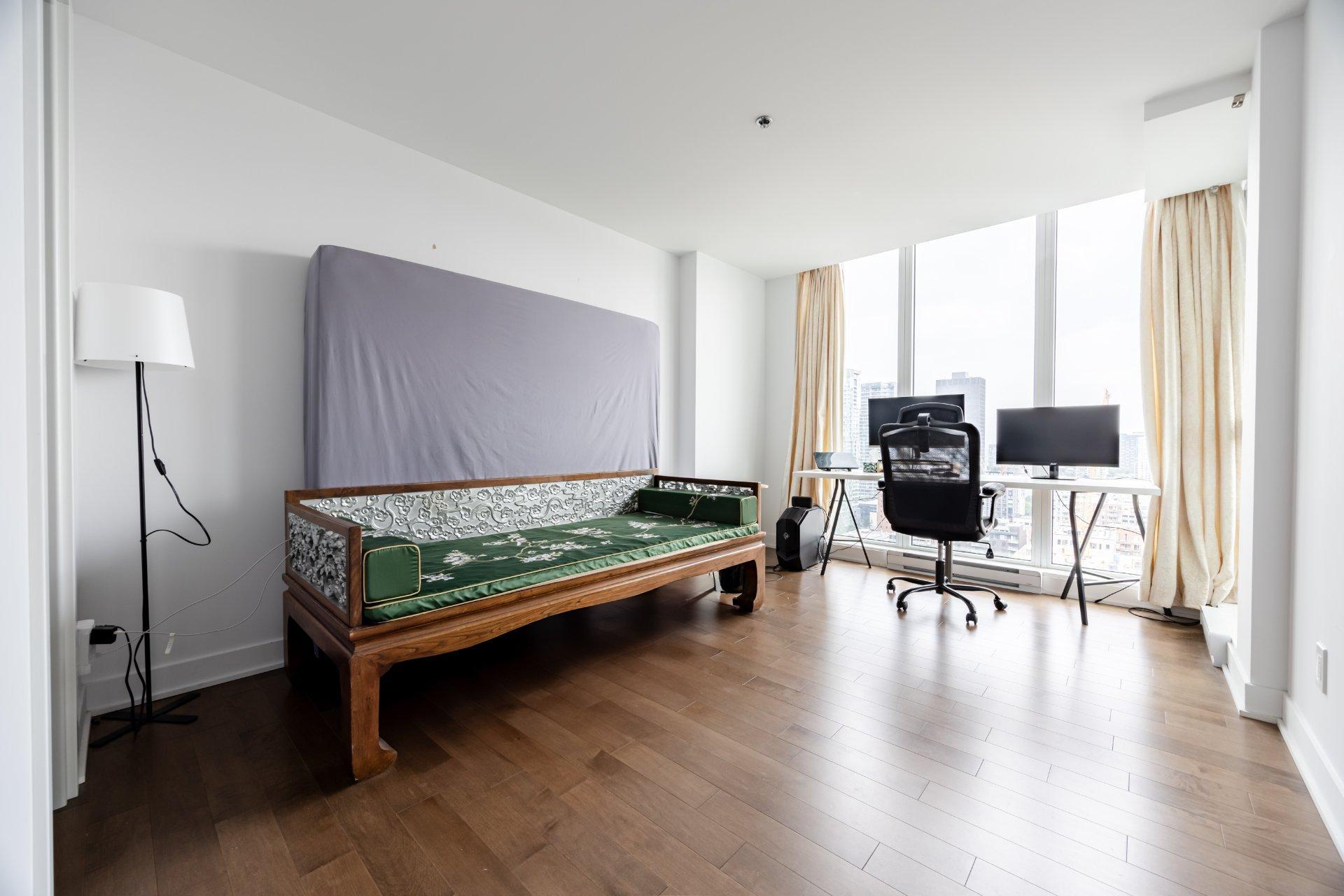 









1211


Rue Drummond

, 2405,
Montréal (Ville-Marie),




QC
H3G0B6

