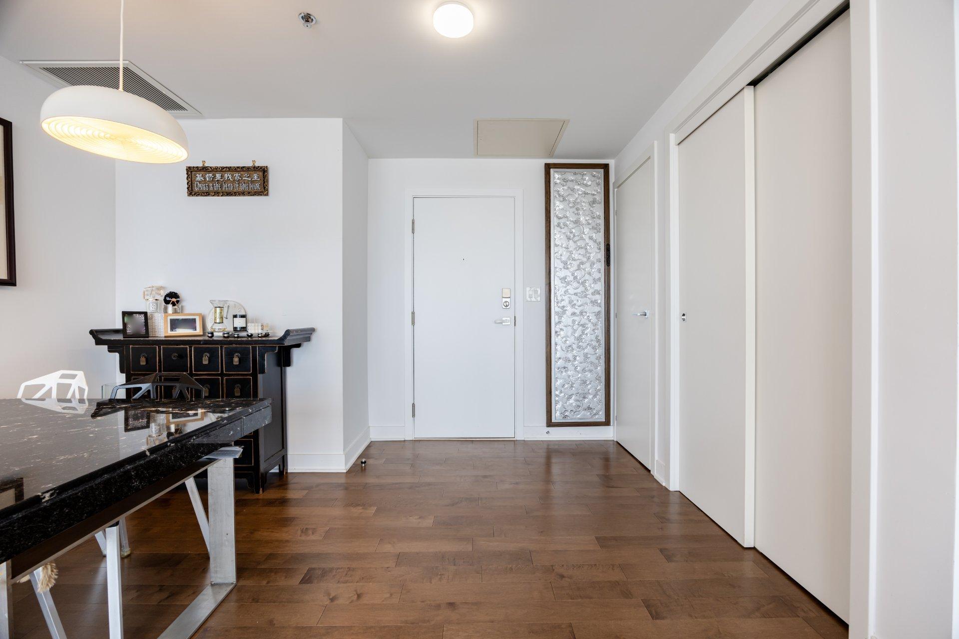 









1211


Rue Drummond

, 2405,
Montréal (Ville-Marie),




QC
H3G0B6

