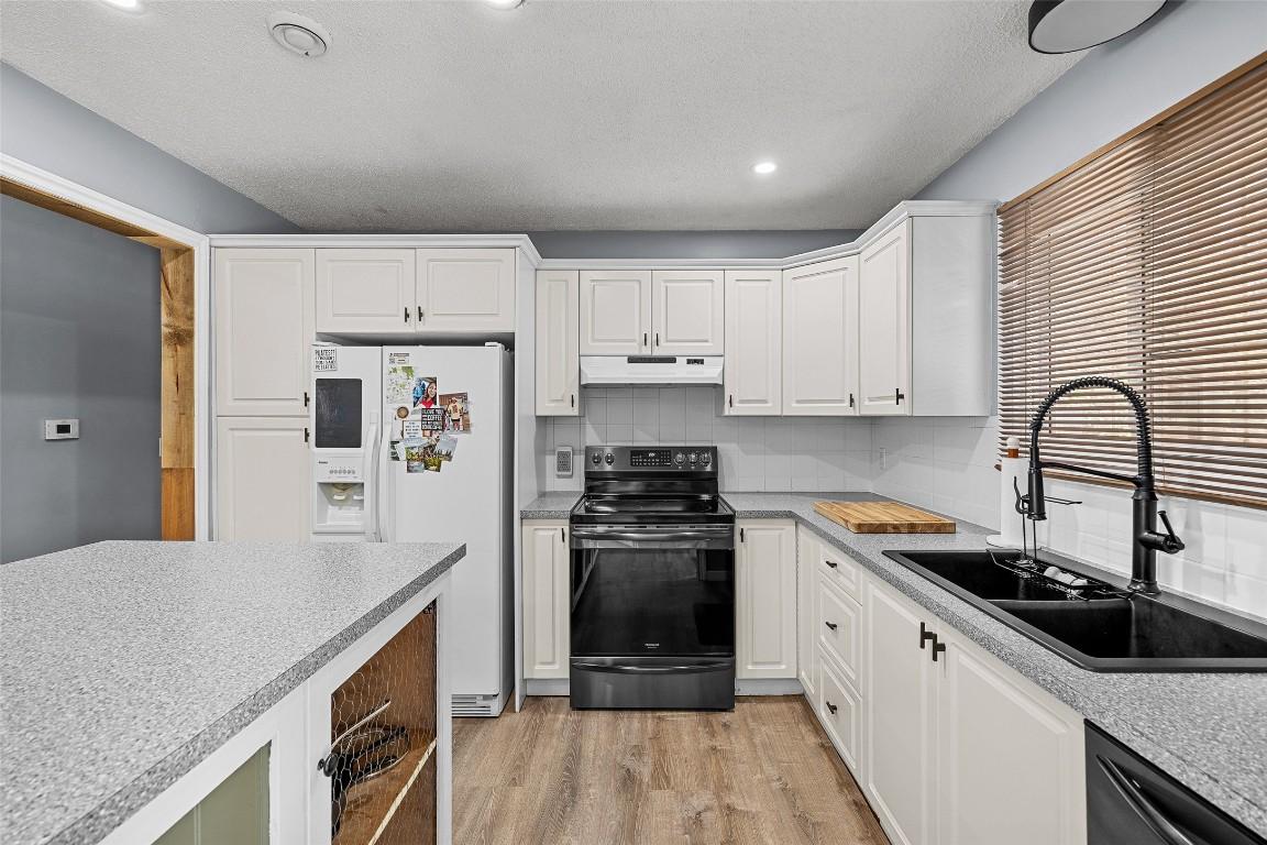 









3592


Barney

Road,
West Kelowna,




BC
V4T 1J2

