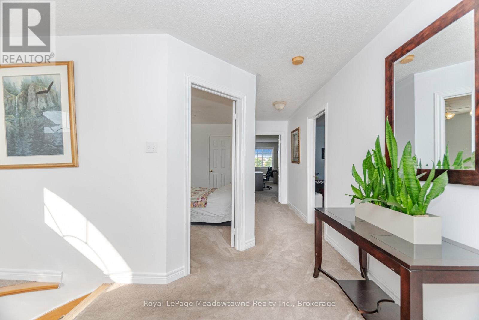 












194 MANLEY LANE

,
Milton (DE Dempsey),




Ontario
L9T5N8


