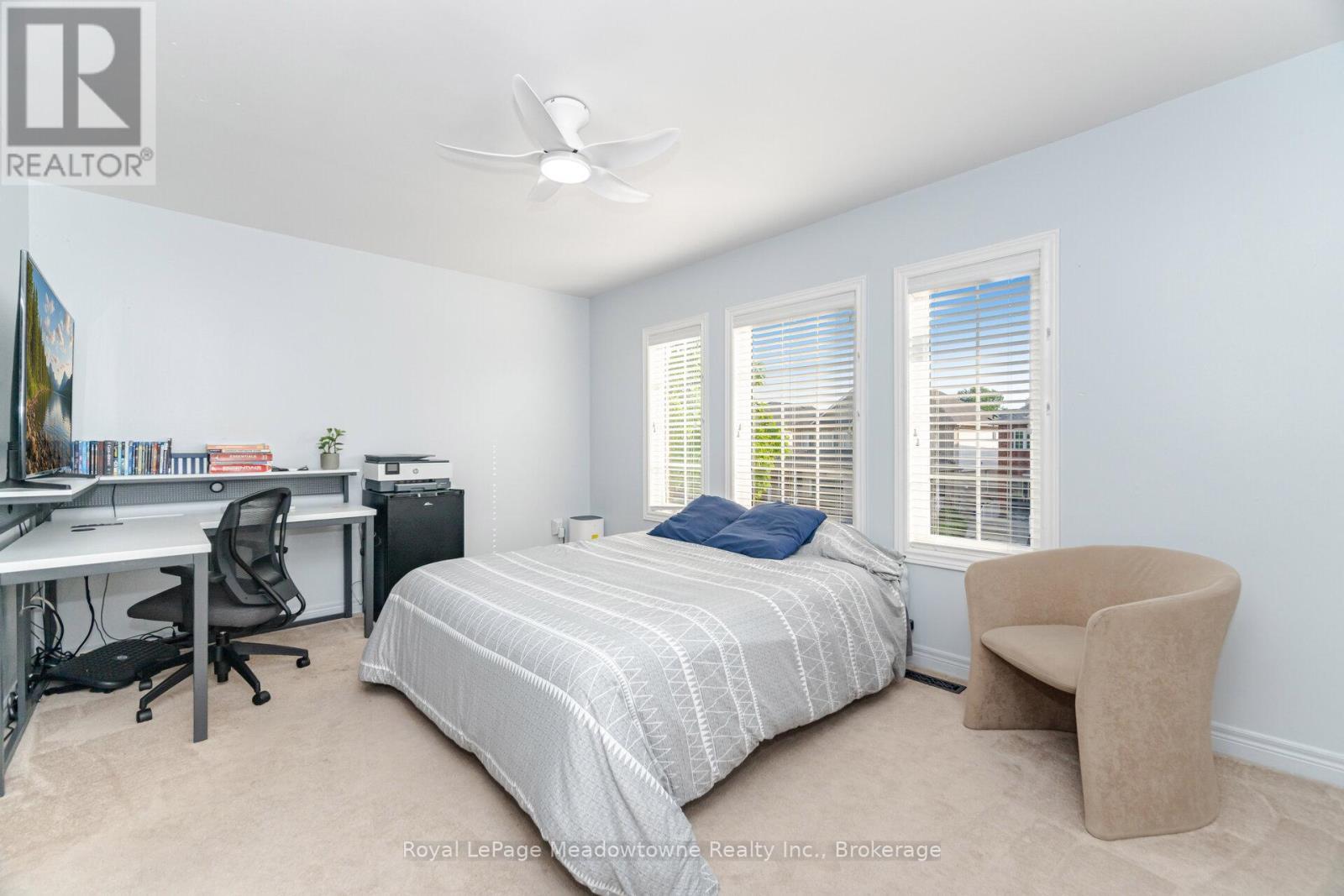 












194 MANLEY LANE

,
Milton (DE Dempsey),




Ontario
L9T5N8

