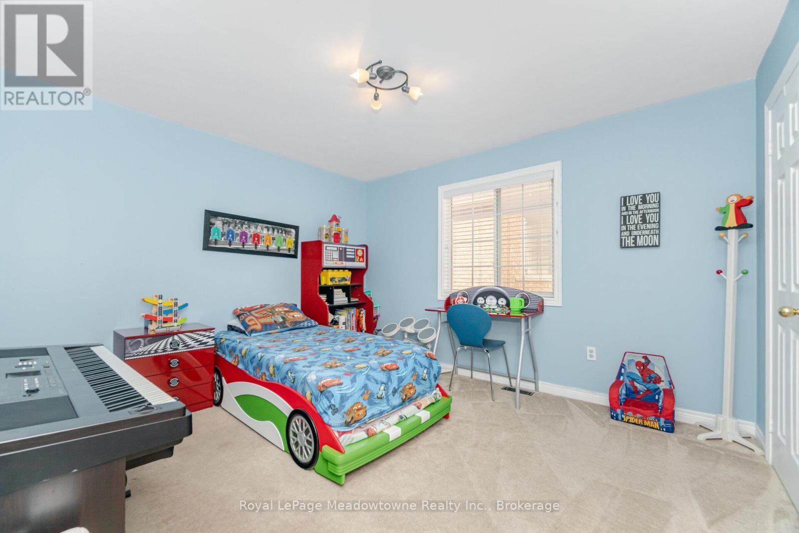 












194 MANLEY LANE

,
Milton (DE Dempsey),




Ontario
L9T5N8

