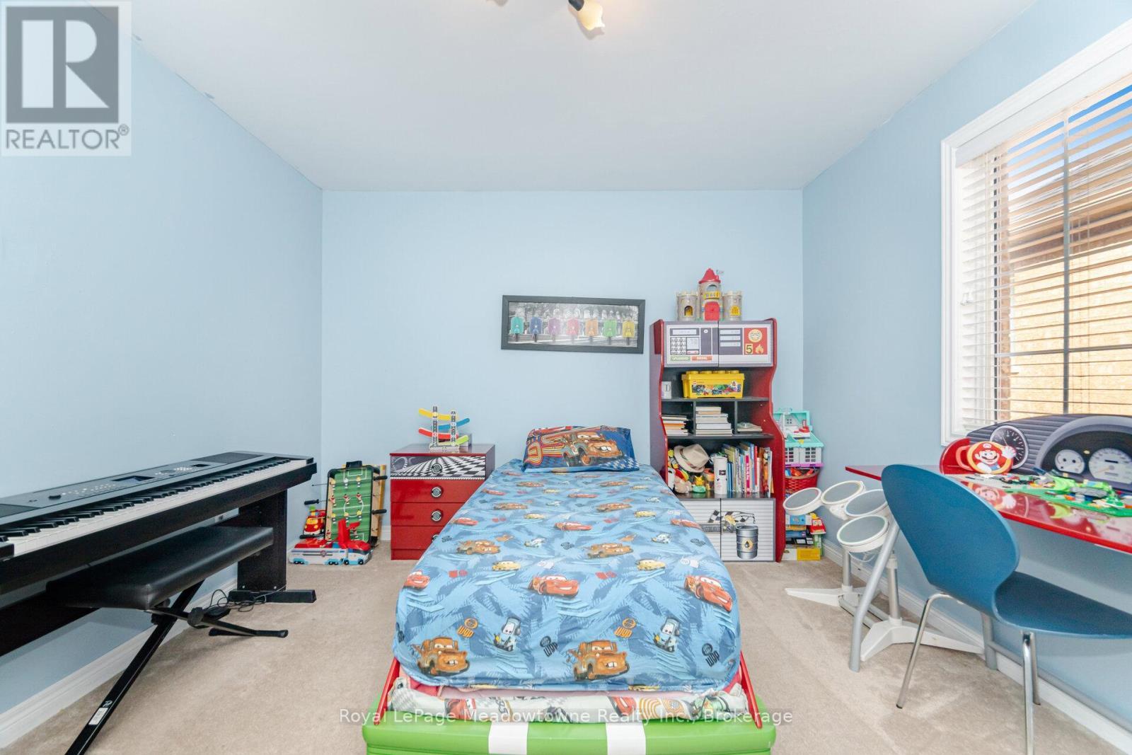 












194 MANLEY LANE

,
Milton (DE Dempsey),




Ontario
L9T5N8

