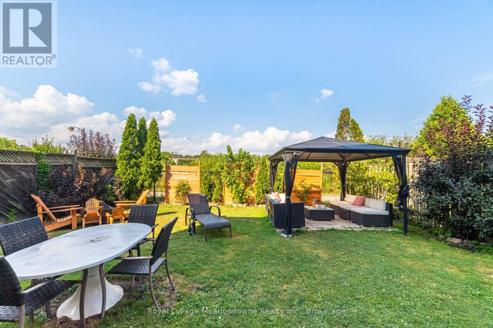 












194 MANLEY LANE

,
Milton (DE Dempsey),




Ontario
L9T5N8

