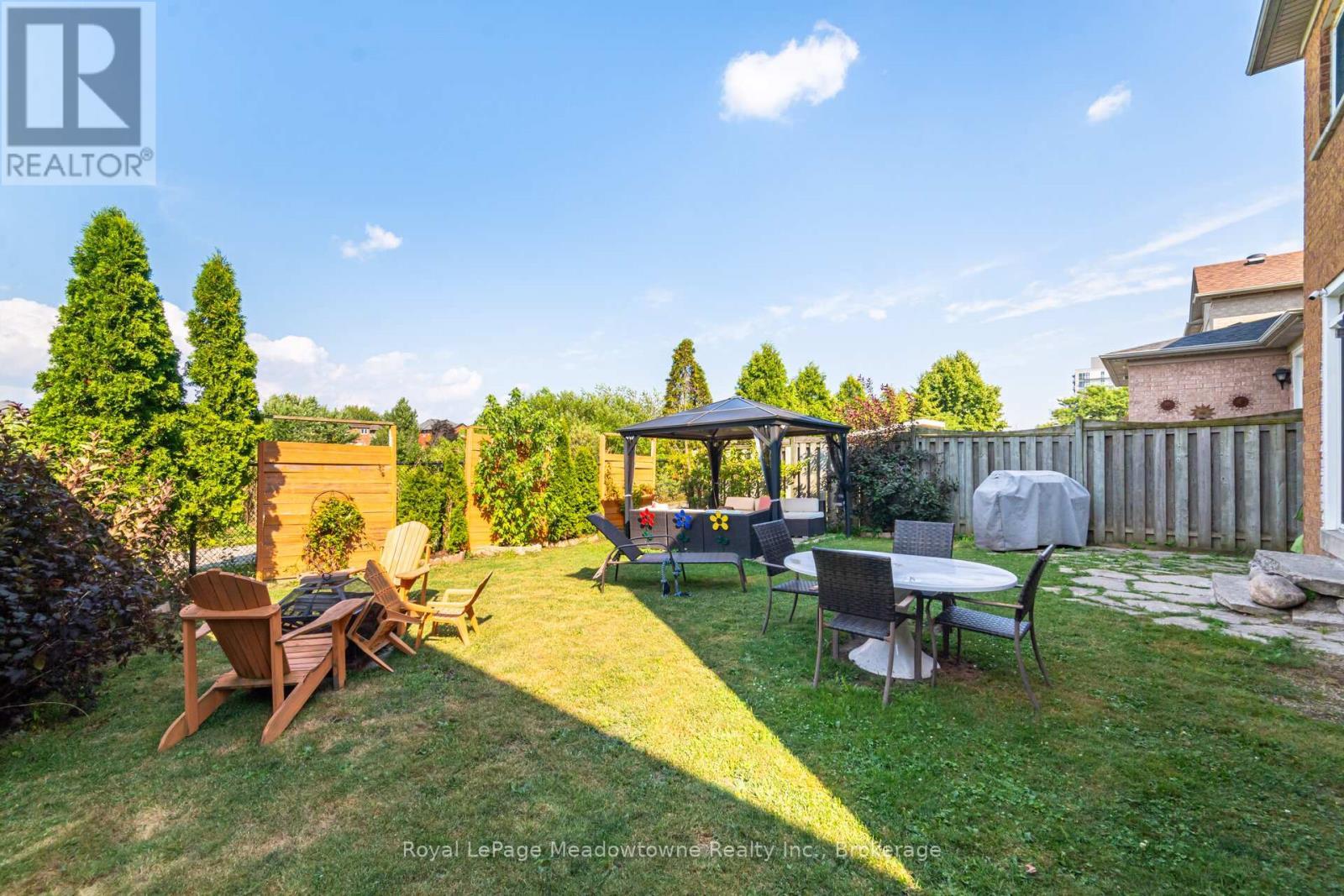 












194 MANLEY LANE

,
Milton (DE Dempsey),




Ontario
L9T5N8

