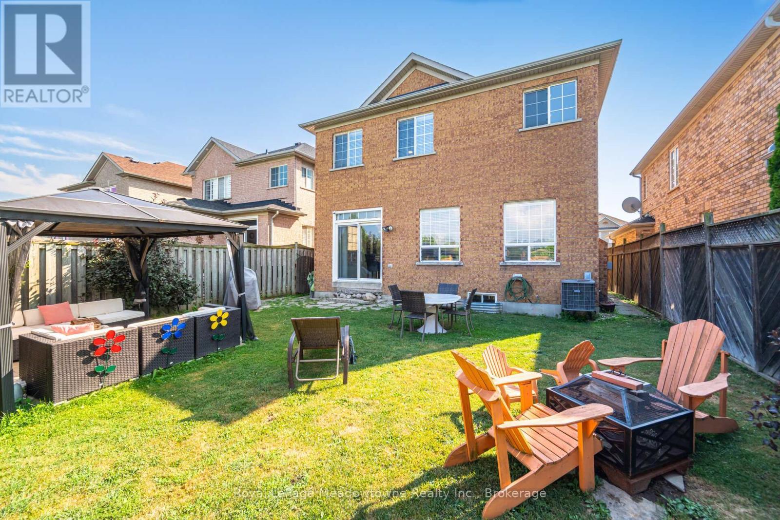 












194 MANLEY LANE

,
Milton (DE Dempsey),




Ontario
L9T5N8

