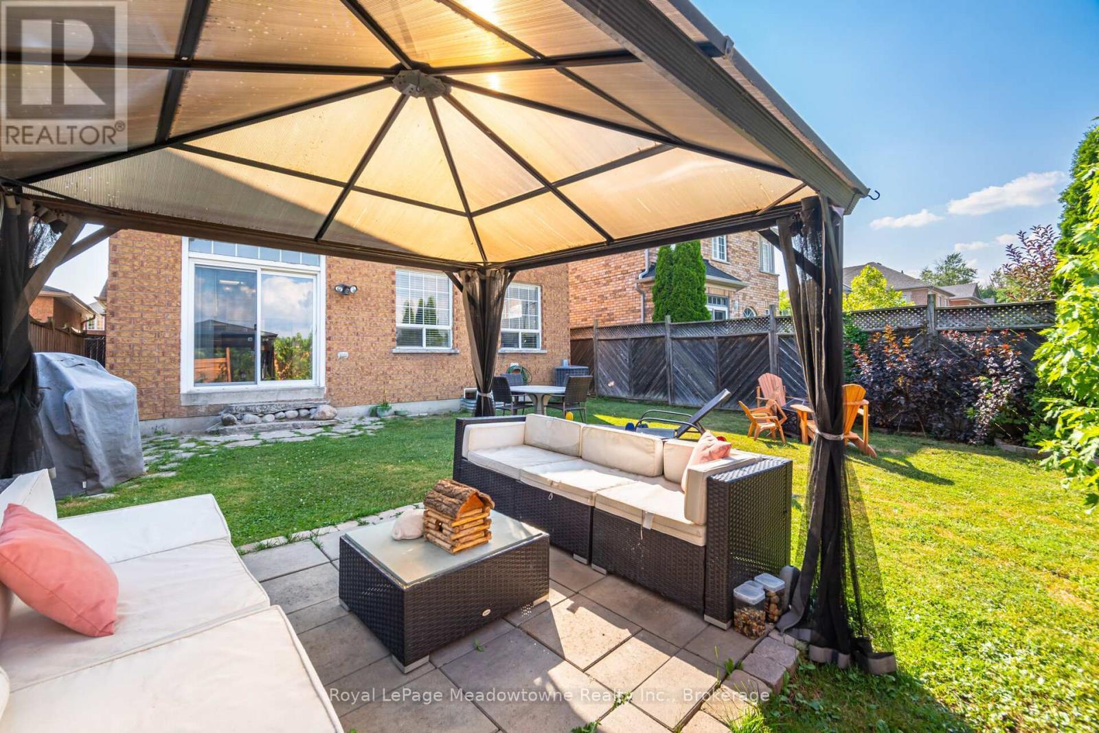 












194 MANLEY LANE

,
Milton (DE Dempsey),




Ontario
L9T5N8

