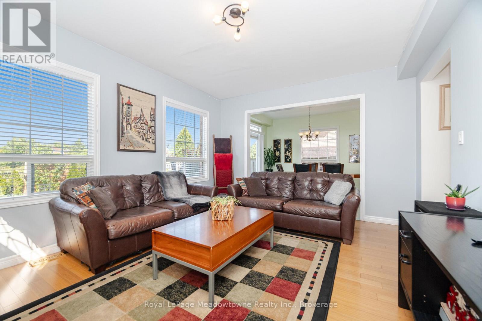 












194 MANLEY LANE

,
Milton (DE Dempsey),




Ontario
L9T5N8

