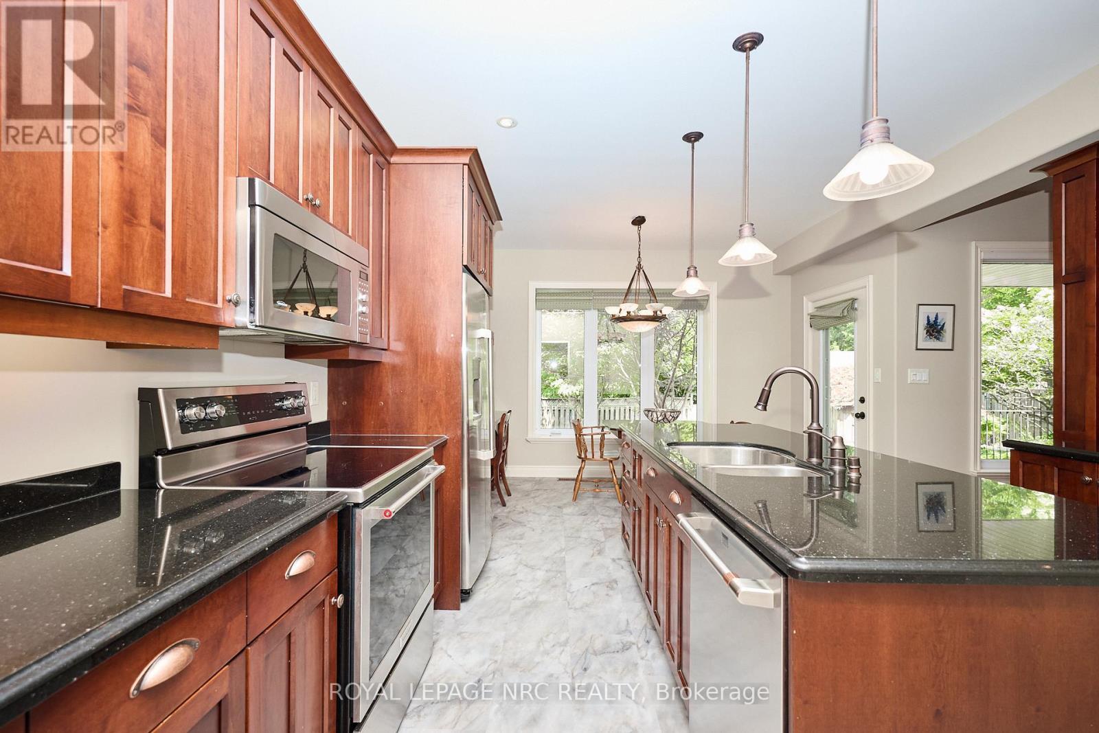 












776 WARNER ROAD

,
Niagara-on-the-Lake (St. Davids),




Ontario
L0S1P0

