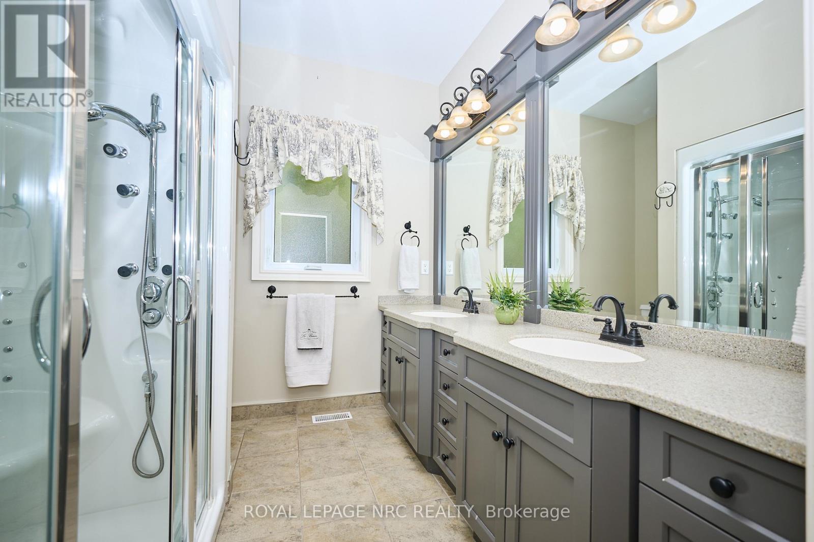 












776 WARNER ROAD

,
Niagara-on-the-Lake (St. Davids),




Ontario
L0S1P0

