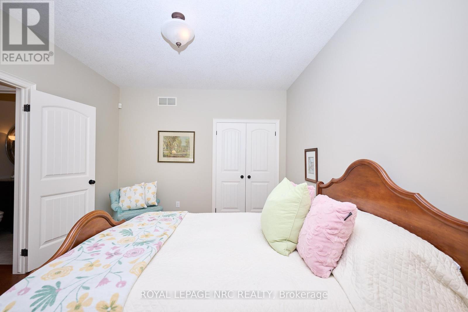 












776 WARNER ROAD

,
Niagara-on-the-Lake (St. Davids),




Ontario
L0S1P0

