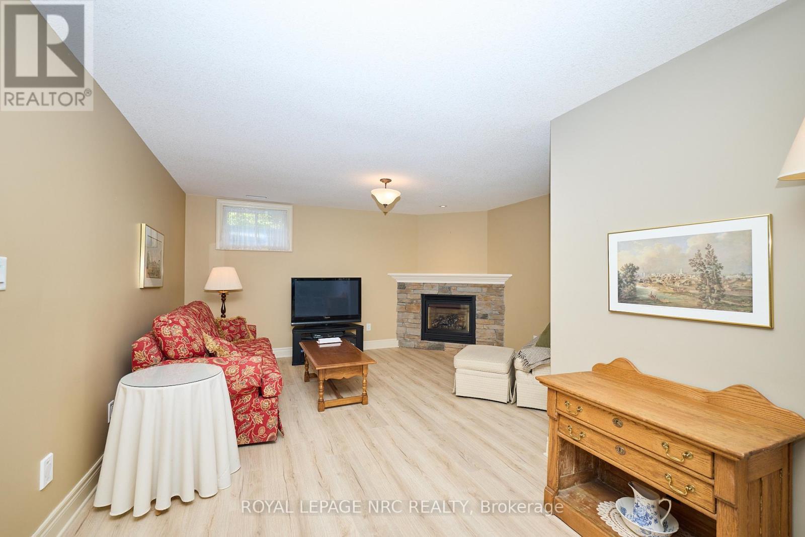 












776 WARNER ROAD

,
Niagara-on-the-Lake (St. Davids),




Ontario
L0S1P0

