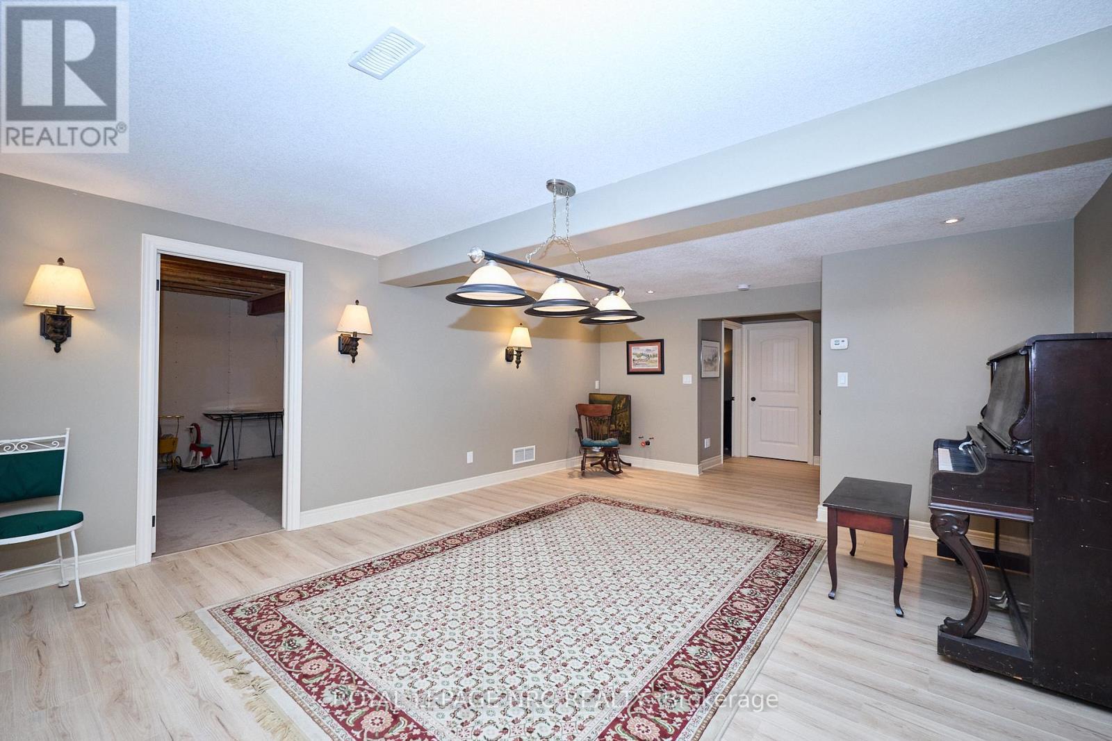 












776 WARNER ROAD

,
Niagara-on-the-Lake (St. Davids),




Ontario
L0S1P0

