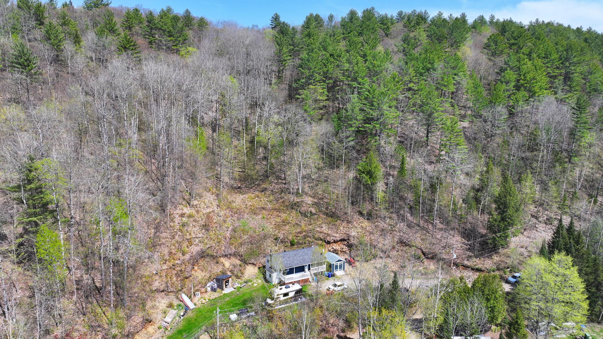 









173


Rue du Lac-Tranquille

,
Denholm,




QC
J8N9H1

