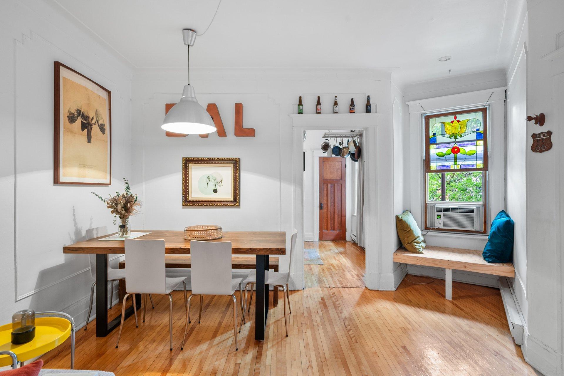 









4163

 - 4167


Rue Clark

,
Montréal (Le Plateau-Mont-Royal),




QC
H2W1W9

