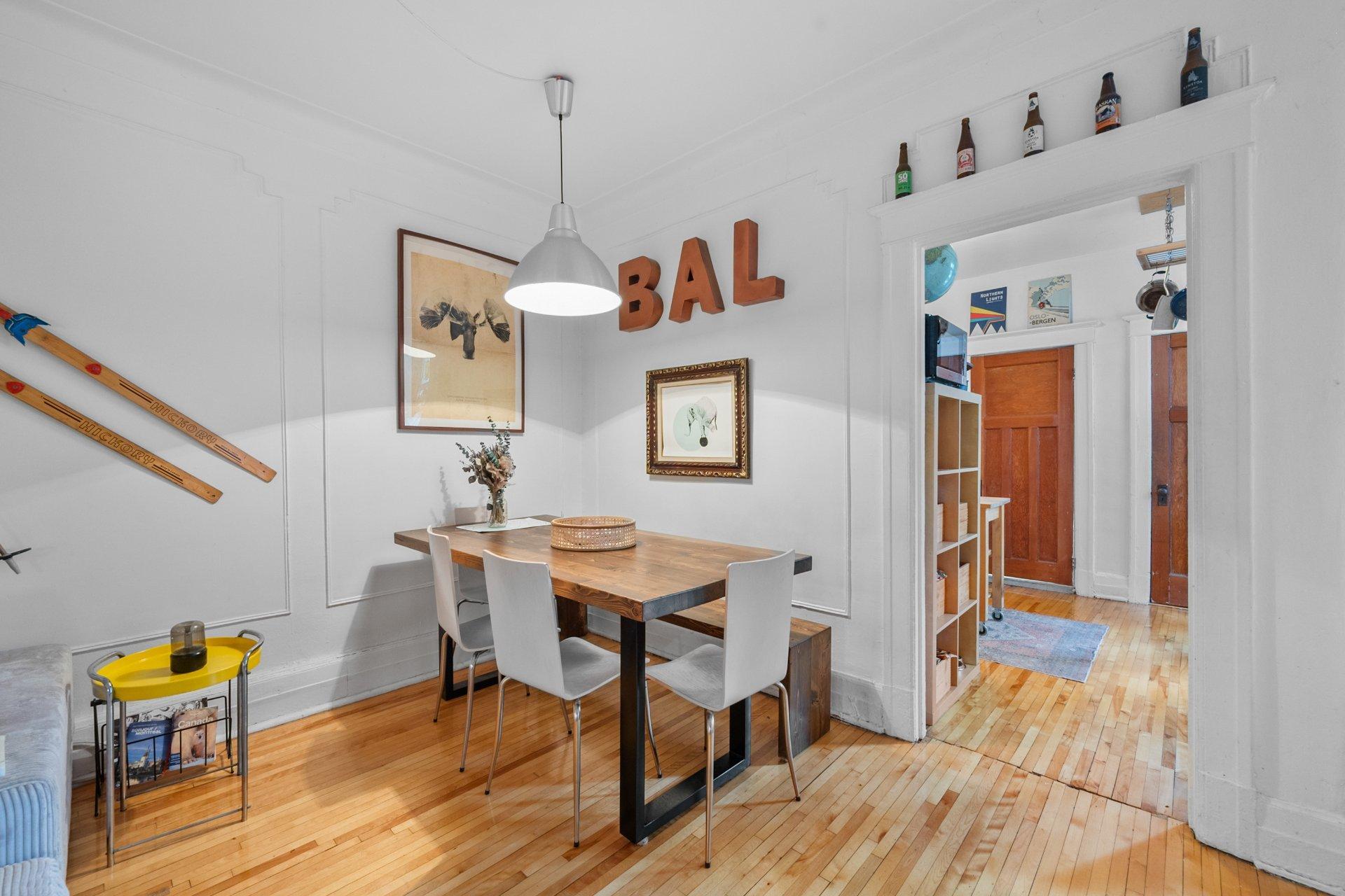 









4163

 - 4167


Rue Clark

,
Montréal (Le Plateau-Mont-Royal),




QC
H2W1W9

