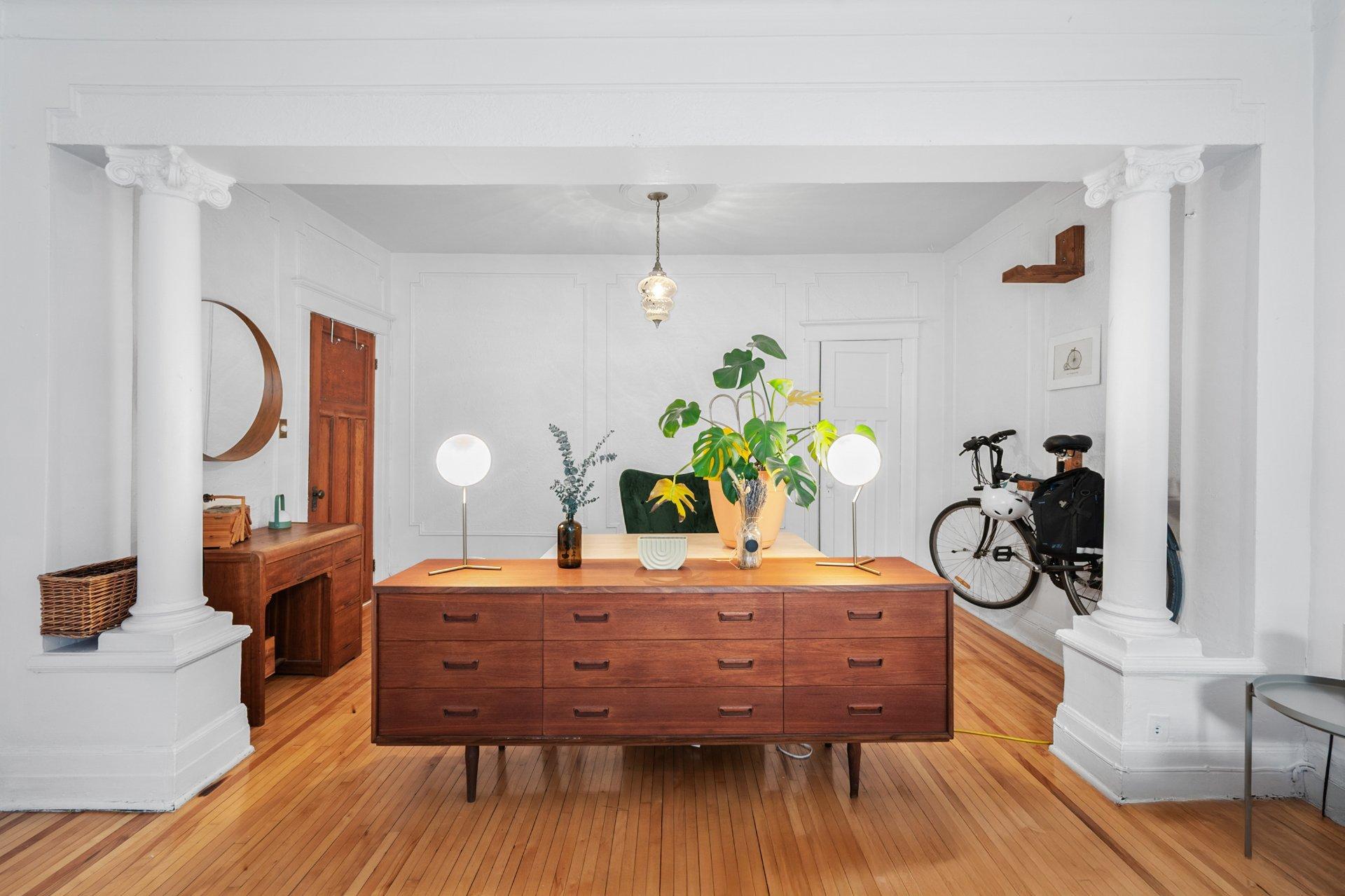 









4163

 - 4167


Rue Clark

,
Montréal (Le Plateau-Mont-Royal),




QC
H2W1W9

