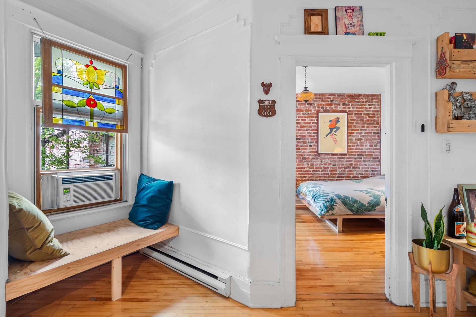 









4163

 - 4167


Rue Clark

,
Montréal (Le Plateau-Mont-Royal),




QC
H2W1W9

