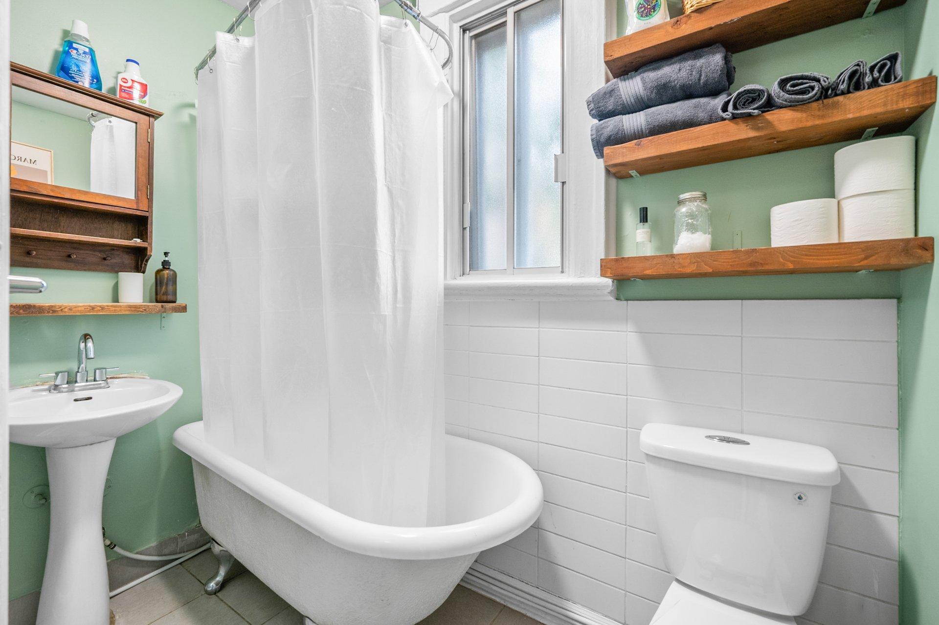 









4163

 - 4167


Rue Clark

,
Montréal (Le Plateau-Mont-Royal),




QC
H2W1W9


