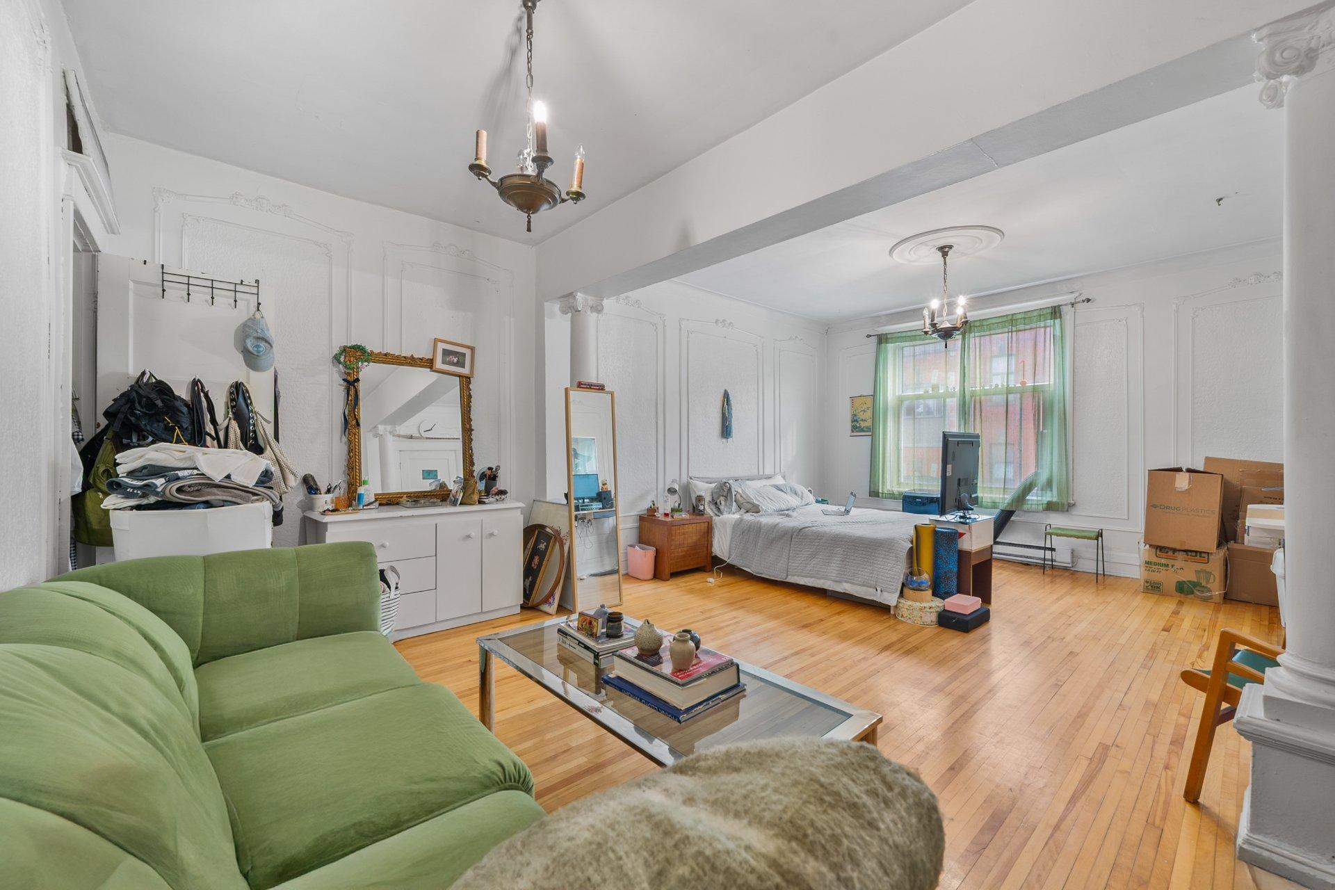 









4163

 - 4167


Rue Clark

,
Montréal (Le Plateau-Mont-Royal),




QC
H2W1W9

