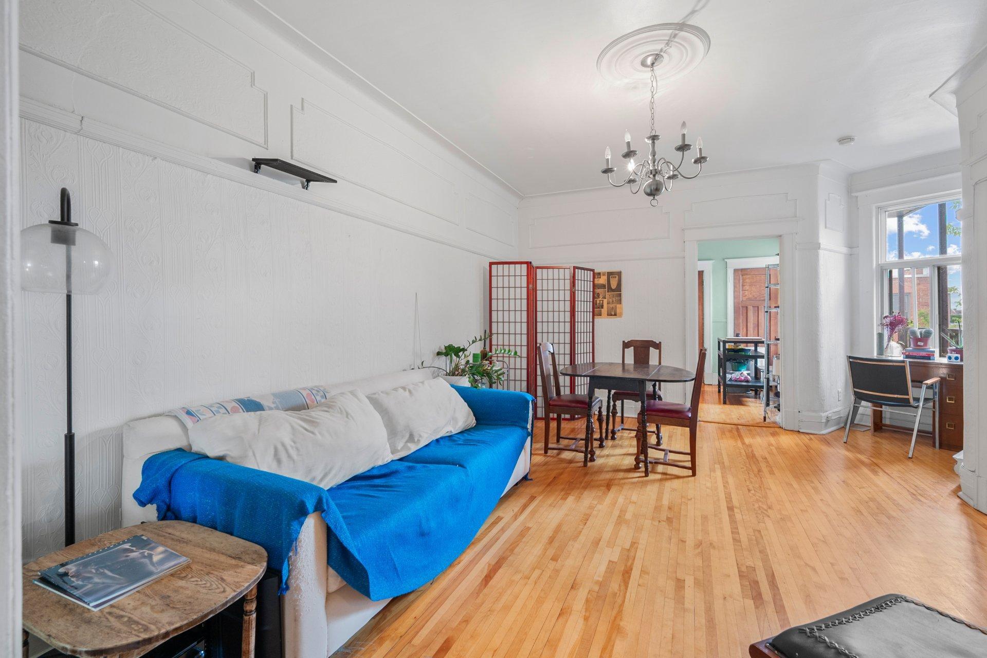 









4163

 - 4167


Rue Clark

,
Montréal (Le Plateau-Mont-Royal),




QC
H2W1W9

