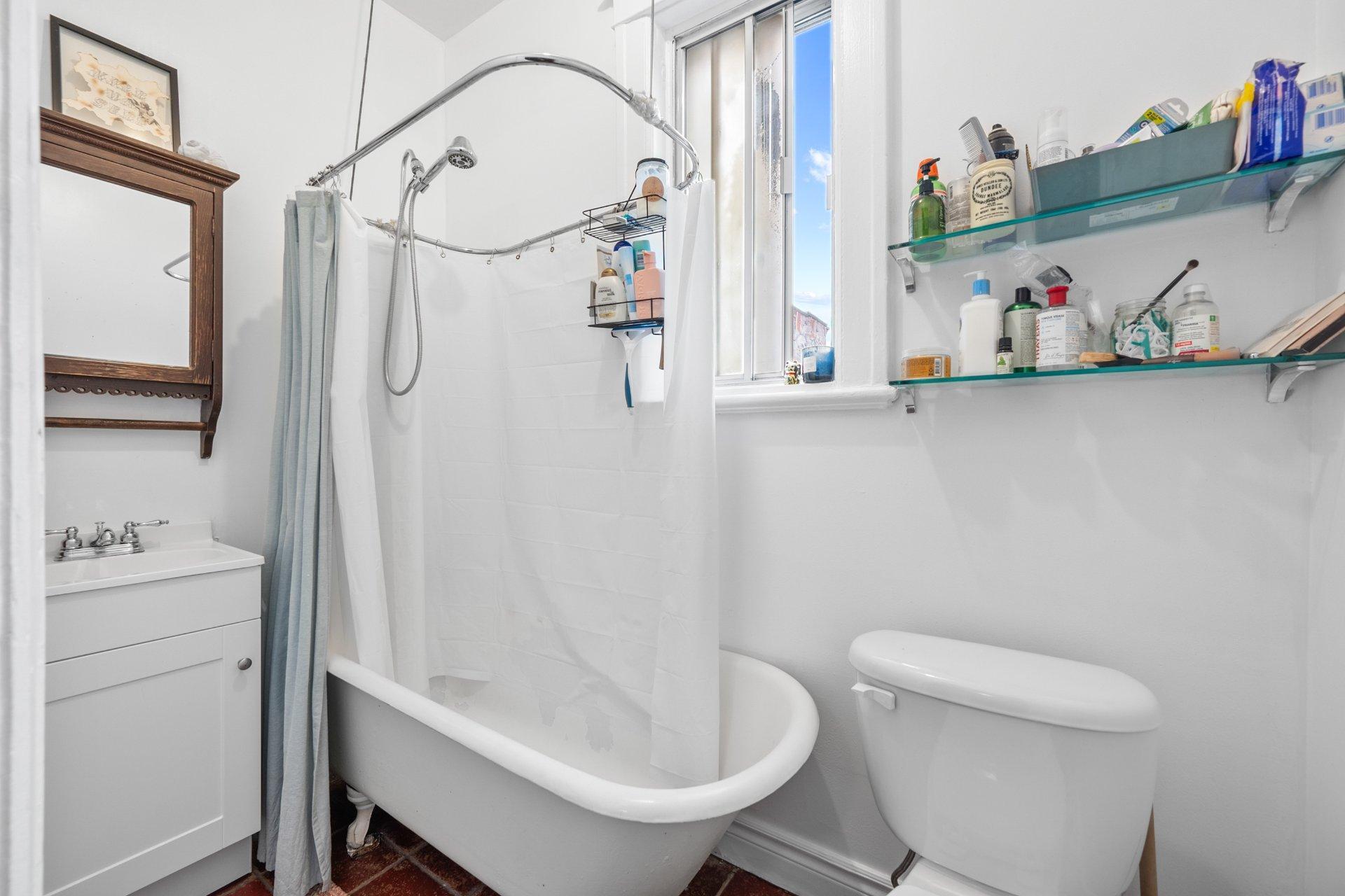 









4163

 - 4167


Rue Clark

,
Montréal (Le Plateau-Mont-Royal),




QC
H2W1W9

