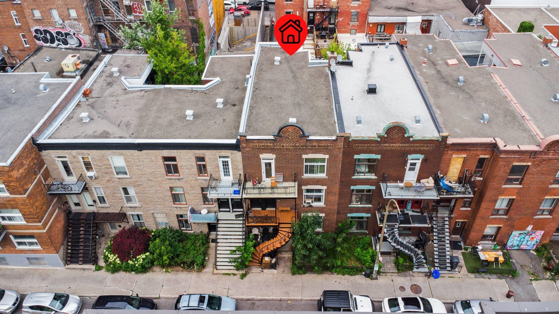 









4163

 - 4167


Rue Clark

,
Montréal (Le Plateau-Mont-Royal),




QC
H2W1W9

