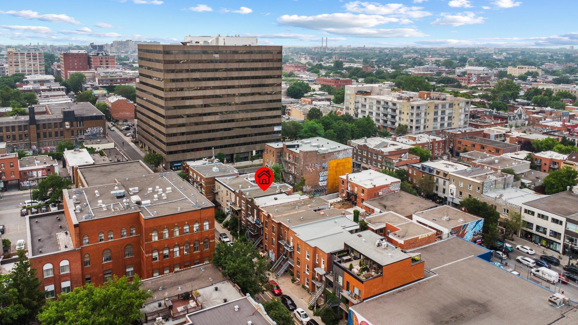 









4163

 - 4167


Rue Clark

,
Montréal (Le Plateau-Mont-Royal),




QC
H2W1W9

