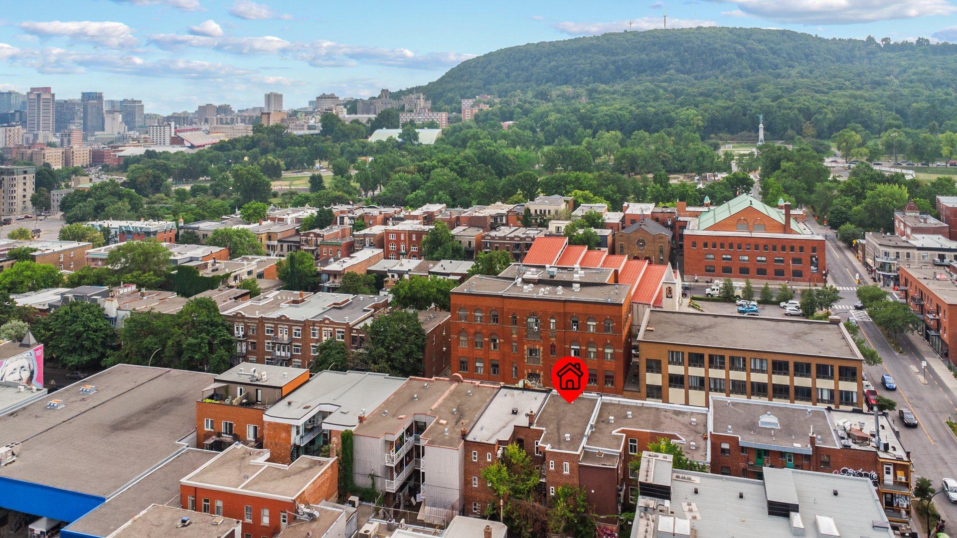 









4163

 - 4167


Rue Clark

,
Montréal (Le Plateau-Mont-Royal),




QC
H2W1W9

