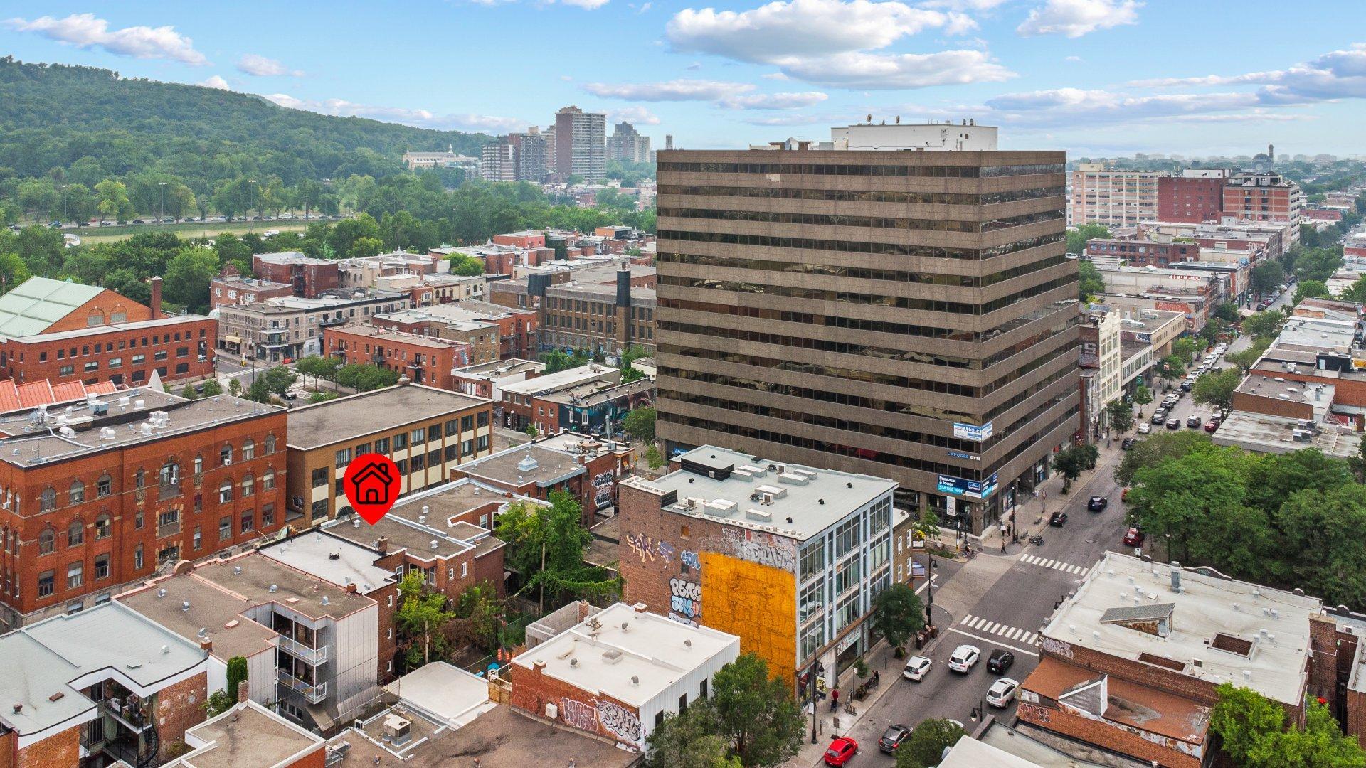 









4163

 - 4167


Rue Clark

,
Montréal (Le Plateau-Mont-Royal),




QC
H2W1W9


