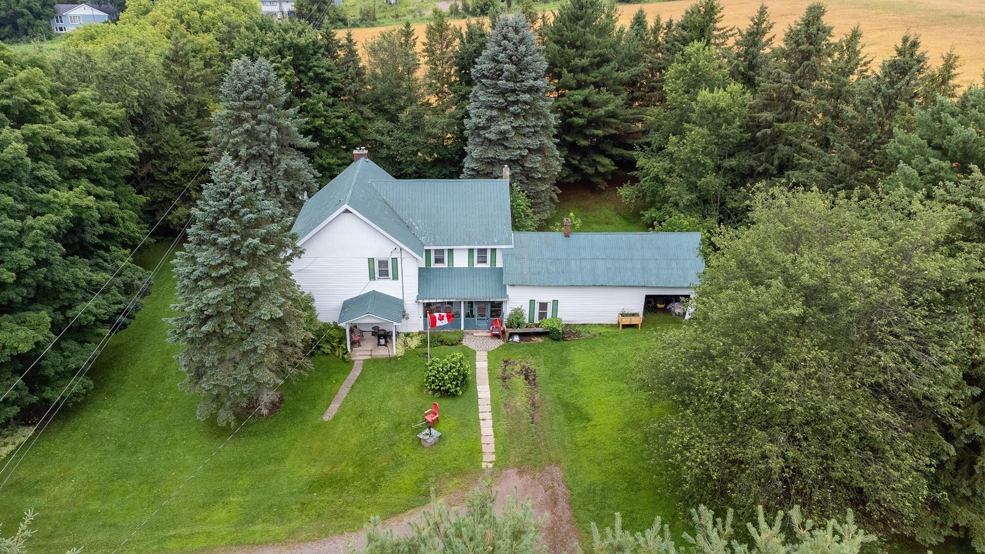 









999


Ch. John-Dale

,
Shawville,




QC
J0X2Y0

